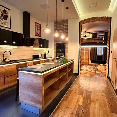 Ultra Modern Home Budapest Extérieur photo
