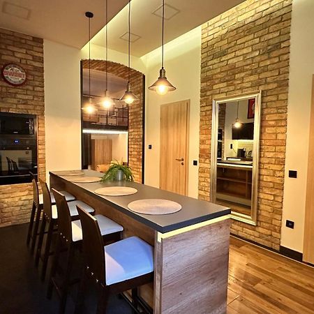 Ultra Modern Home Budapest Extérieur photo