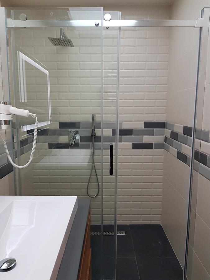 Ultra Modern Home Budapest Extérieur photo